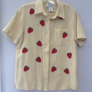The Quacker Factory Vintage Strawberry Embroidered Button Up Top Size Small